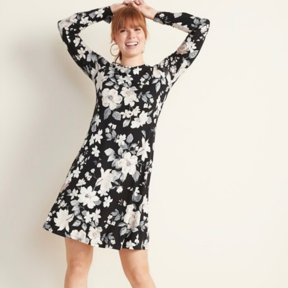 🍉5 for $25* Old Navy Floral Jersey Knit Swing Dress